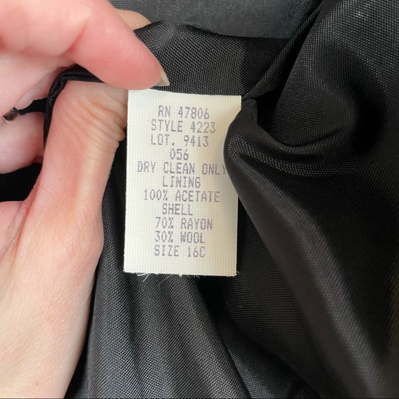 Oleg Cassini Wool Blend Blazer/Skirt Set Size 16 - Picture 8 of 16